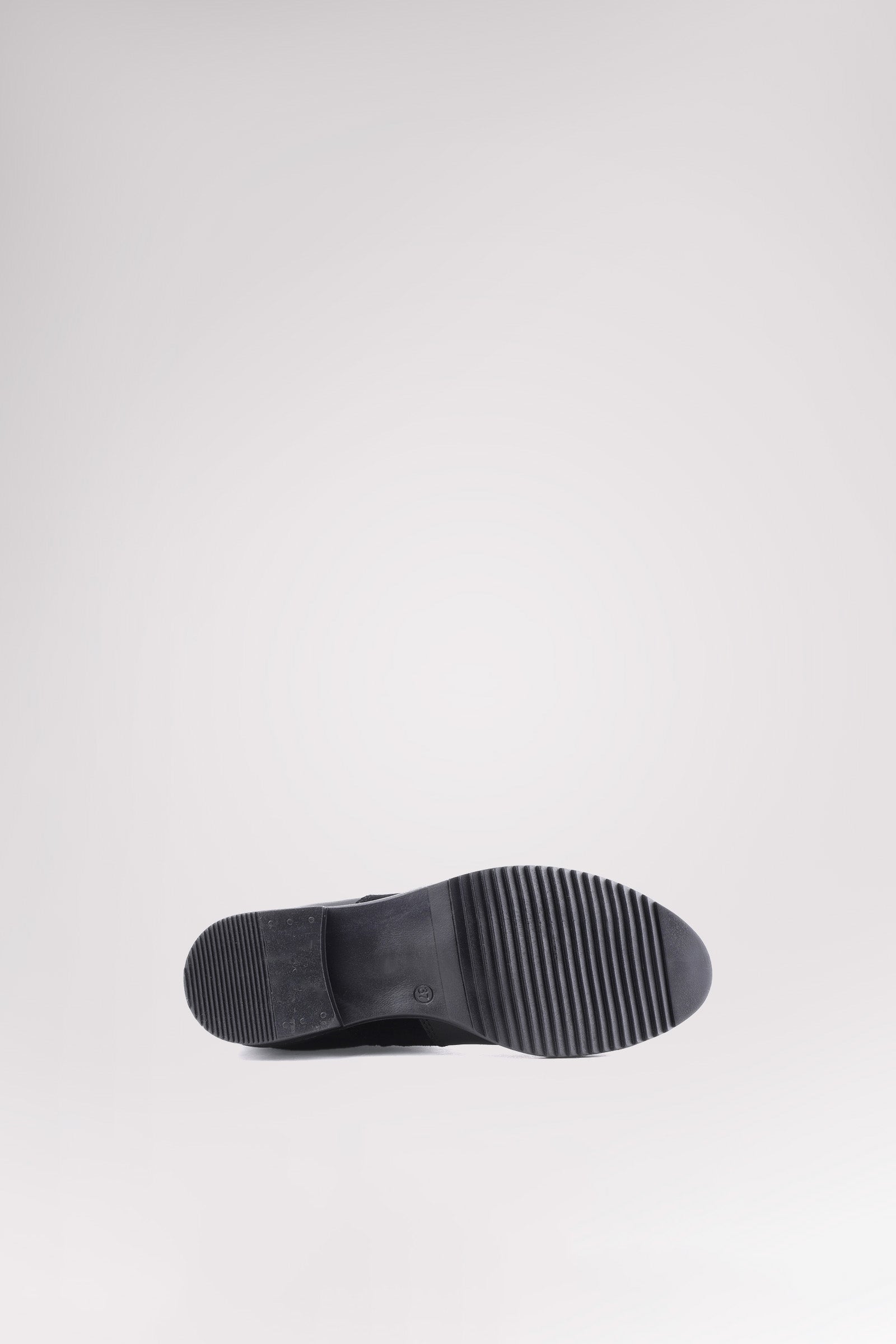 Chelsea Women's Heritage Pull-Up Boot