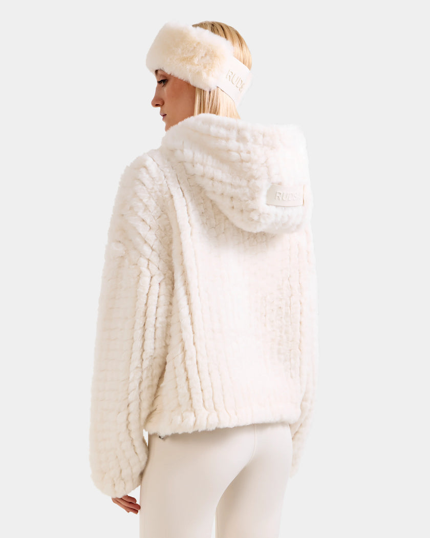 AUGUST - 8525658 Iceland