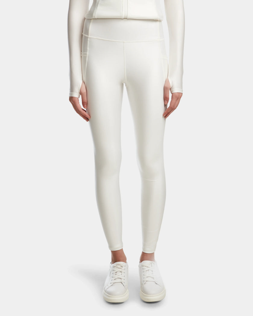 CLARE - 8524519 Iceland