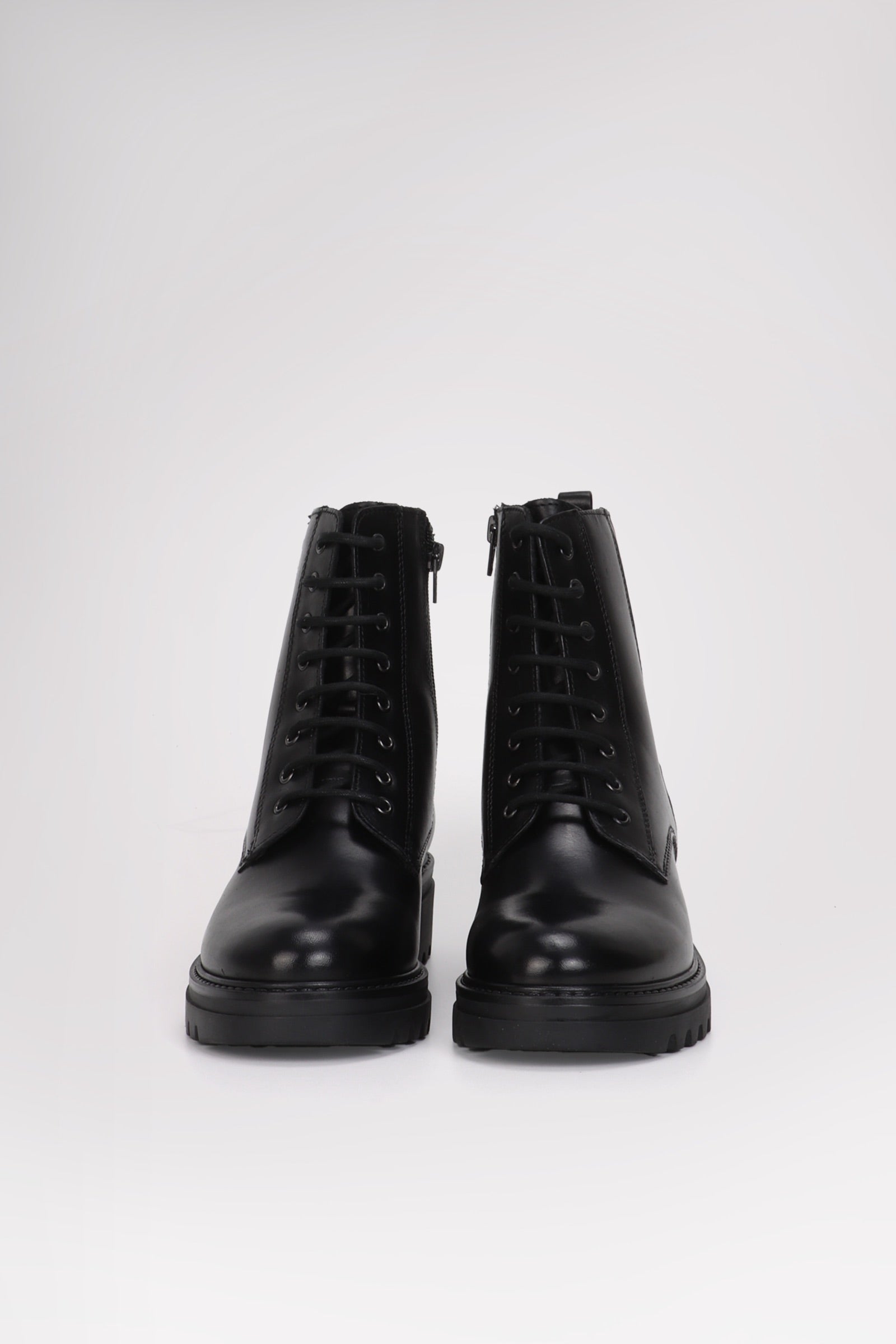 Monterey Women's Lace Up Boot