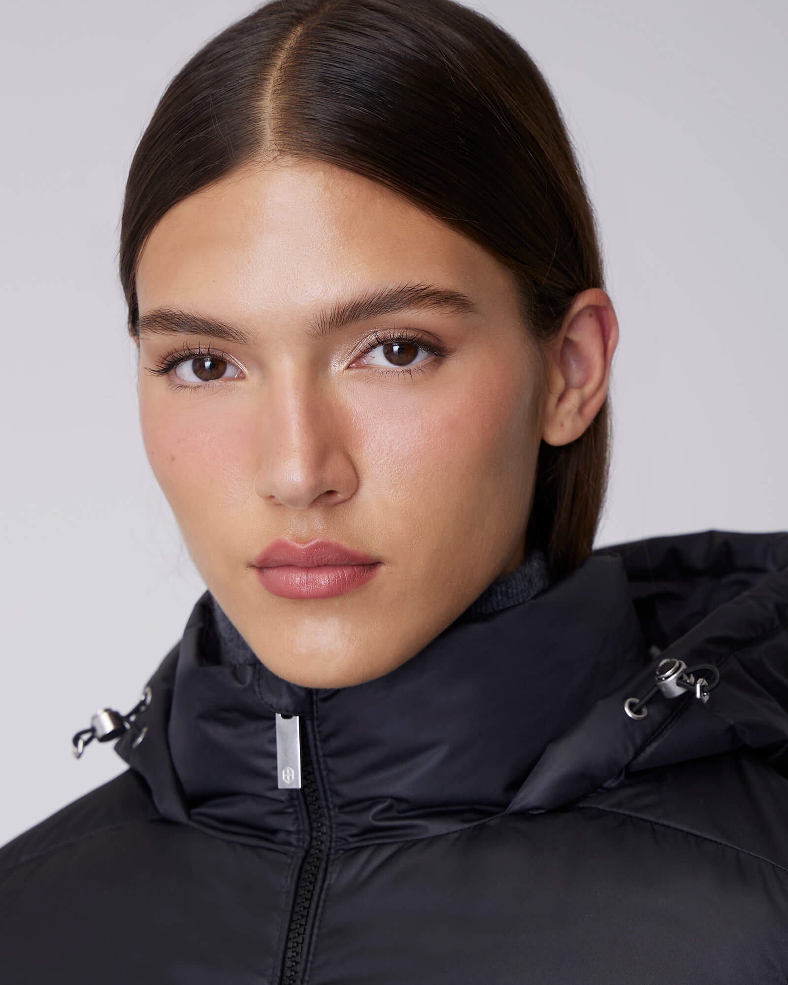 ISABELA | Lightweight Hooded Waisted Down Jacket