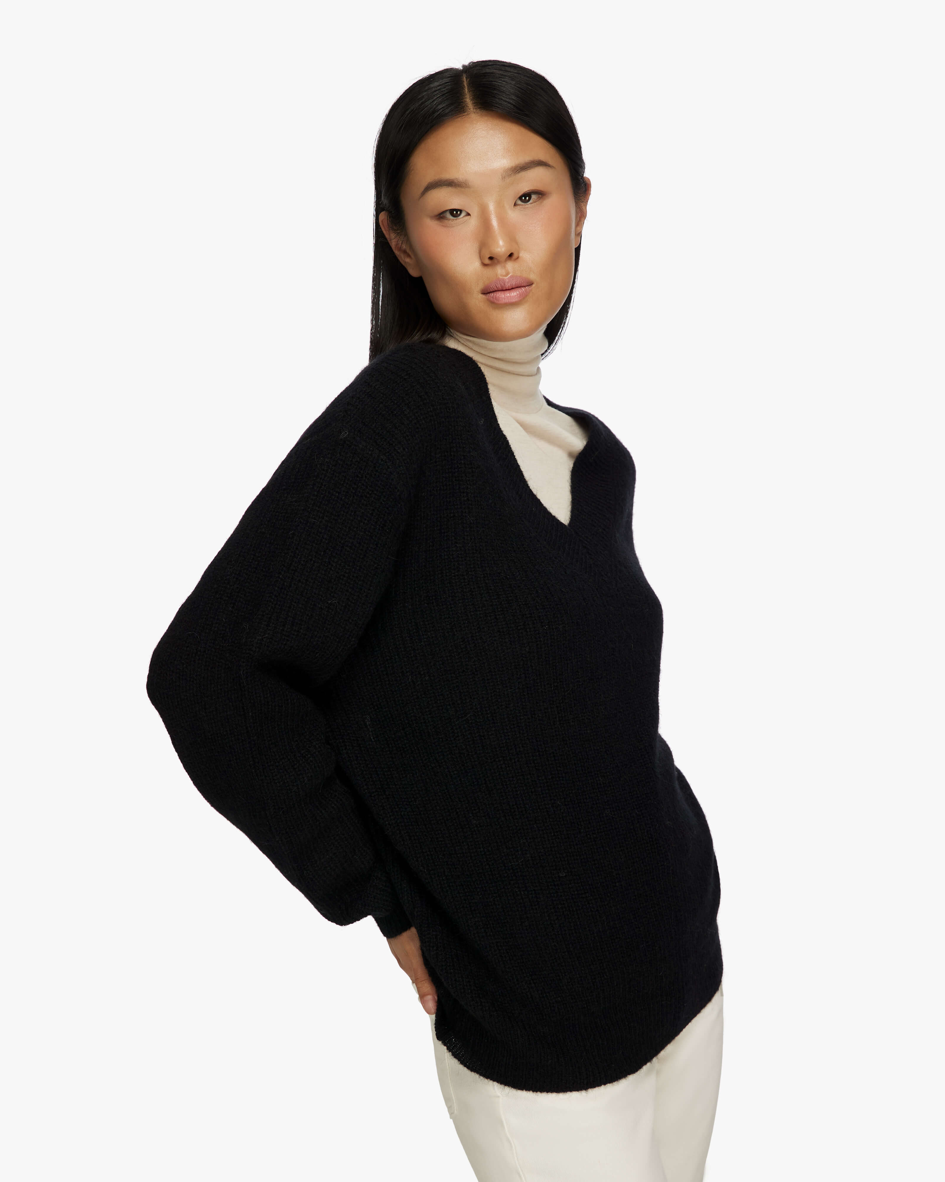 KATRINA | V-neck Sweater