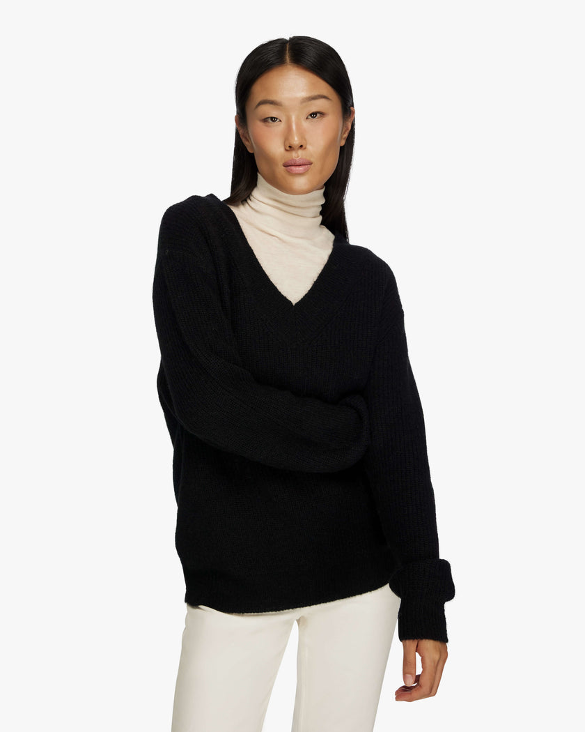 KATRINA | V-neck Sweater