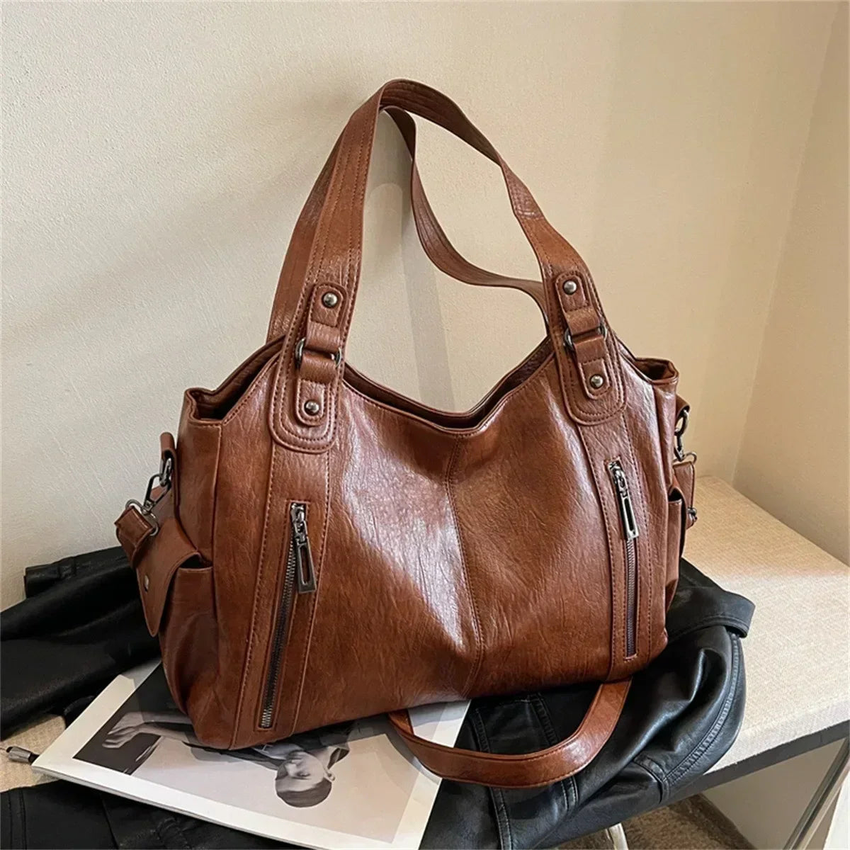 New High Quality Contrasting Colors Tote Bags for Women Fashion Zipper Pu Handbags
